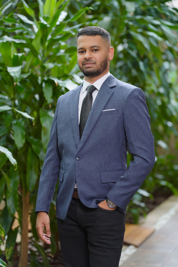 Amiir, Senior Financial Analyst at Perigeum Capital, ACCA and CFA professional specializing in corporate finance, valuation, and financial modeling.